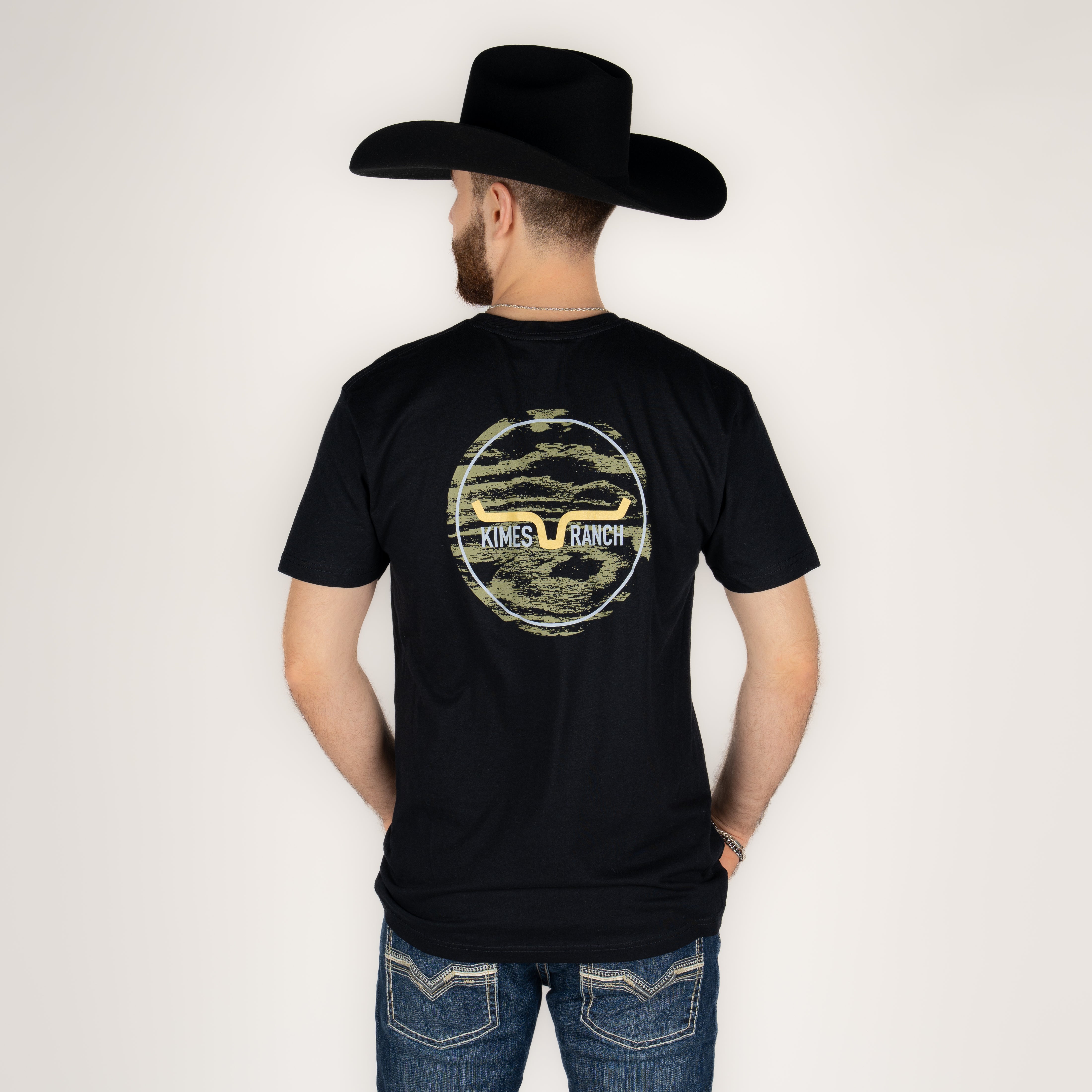 Playera Kimes Ranch Woody Black Caballero